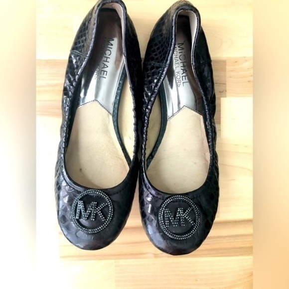 MICHAEL Michael Kors Shoes - EXCELLENT condition. MICHAEL KORS flats. Brown.